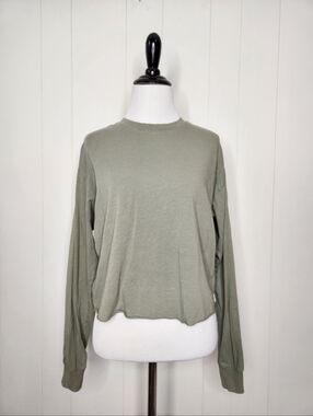 Vuori Laurel Gray Green Long Sleeve Coast Tee Shirt Women's Size Small